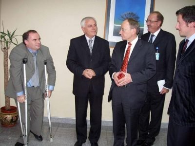 Prizren Belediyesini Ziyaret Eden UNMİK Mision Şefi Rücker, Prizren Belediye Başkan Vekili Ercan Şpat İle Görüştü