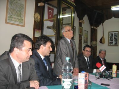 Prof. Dr. Mümtaz Soysal, Türk Toplumunu Kosova Anayasası Hakkında Bilgilendirdi