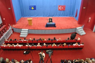 Prof.Dr. Nihat Hatipoğlu’na Kosova’da Büyük İlgi