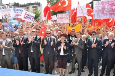 Balkan Türklerinden Başbakan Erdoğan’a Destek Mitingi