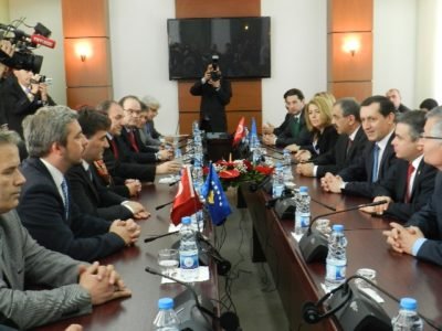 Başbakan Yardımcısı İşler KDTP Heyeti İle Görüştü