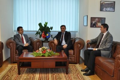 Yunus Emre Müdüründen Bakan Yağcılar’a Kutlama