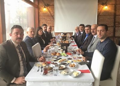 Akçakoca Belediye Başkanı Cüneyt Yemenici ile bir araya gelmiştirler