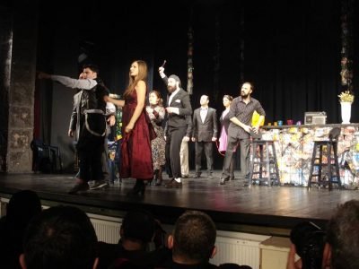 Makedonya Tiyatrocuları Ayakta Alkışlandı