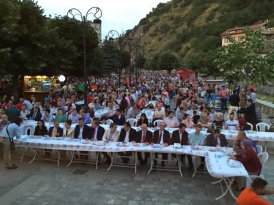 KARDEŞLİK SINIR TANIMADI…