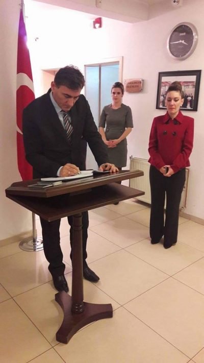 Genel Başkanımız Mahir Yağcılar T.C. Priştine Büyükelçiliğinde Taziye Defterini İmzaladı