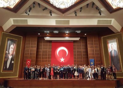 KDTP Heyeti “Küresel Düşün Yerel Davran” konulu kişisel gelişim zirvesine katıldı