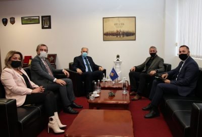 Savunma Bakanı Ziyaret Edildi