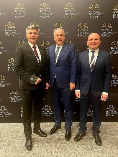 Başkanımız Antalya Diplomasi Forumunda HÖH Genel Başkanı İle Görüştü