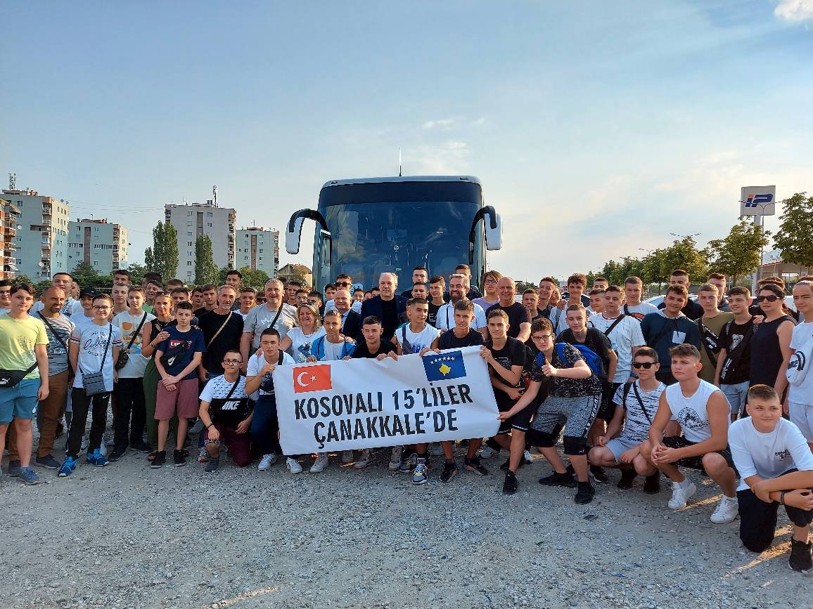 Kosovalı 15’liler Türkiye’ye Uğurlandı