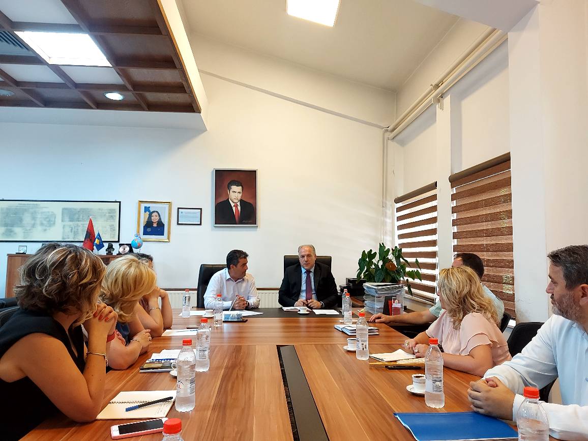 Prizren “UKSHİN HOTİ” Üniversitesi Rektörlüğünde Akreditasyon ve Yeni Bölümlerin Açılması Konusunda Toplantı Düzenlendi