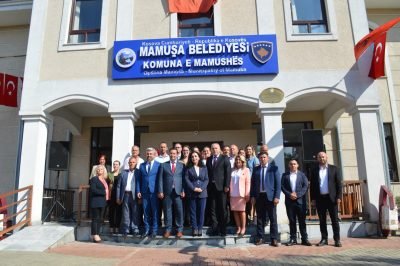 K.C. Cumhurbaşkanı Vjosa Osmani-Sadriu, Mamuşa Belediyesi’ni Ziyaret Etti