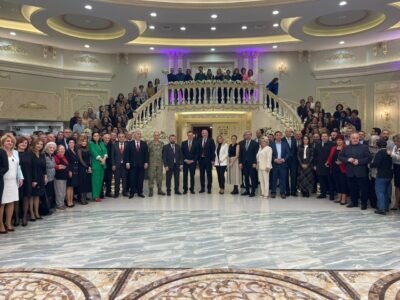 Öğretmenler Günü Kosova Çapında Öğretmenlerin Katılımıyla Kutlandı